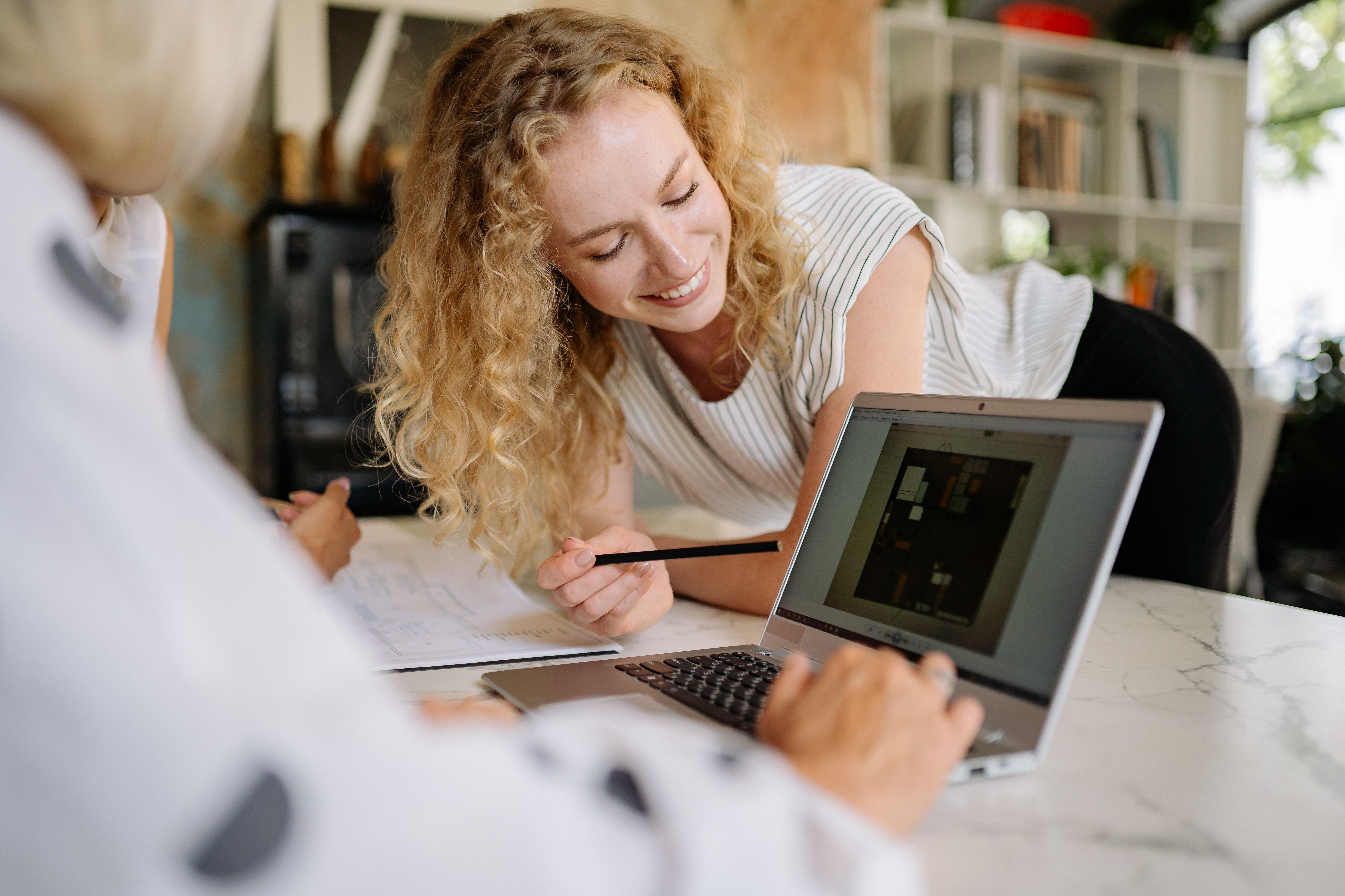 Your Aesthetic Pinterest Pins Get Saved But Never Clicked - 3 Design Shifts That Fix It